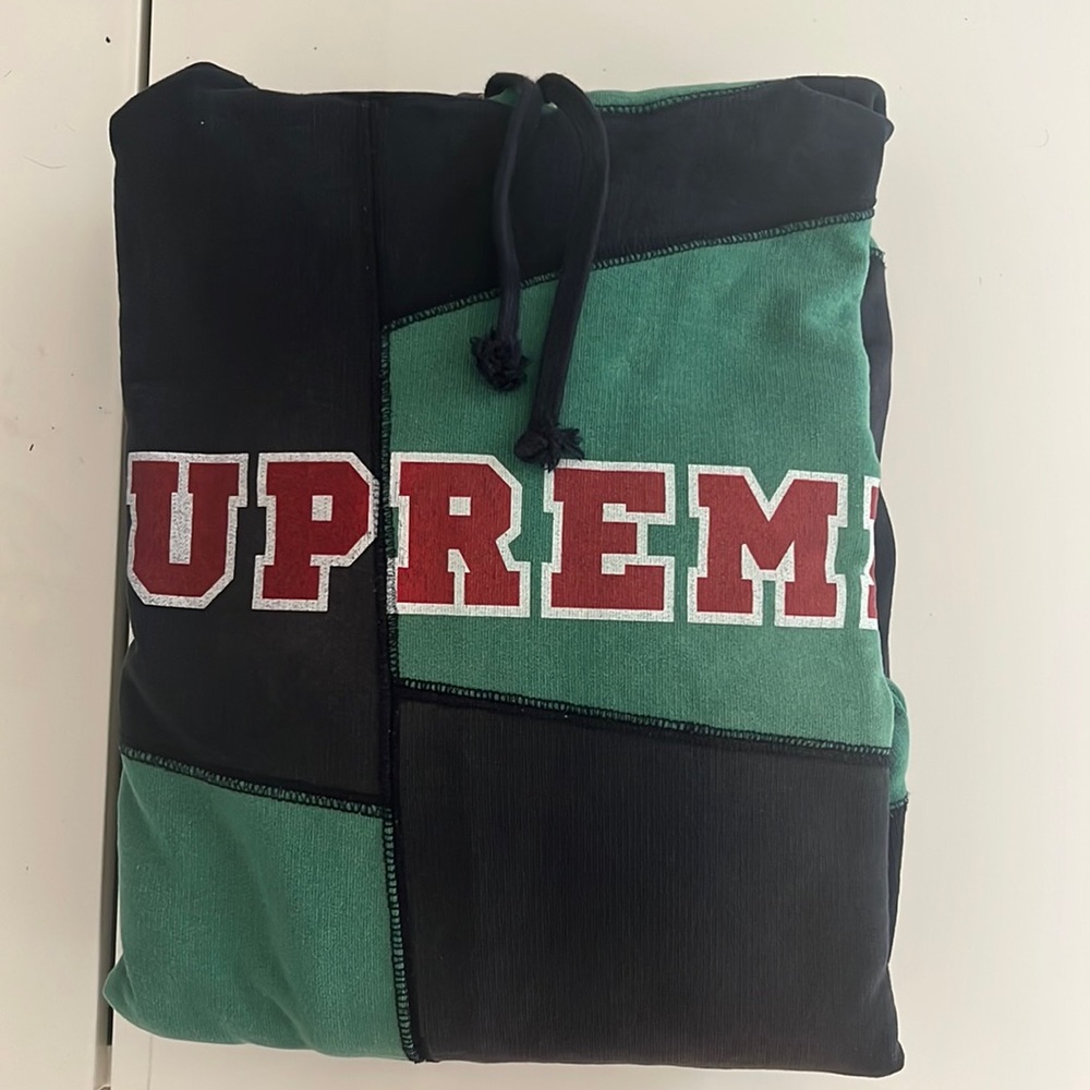 I am selling this high-end supreme hoodie for less than the original price.